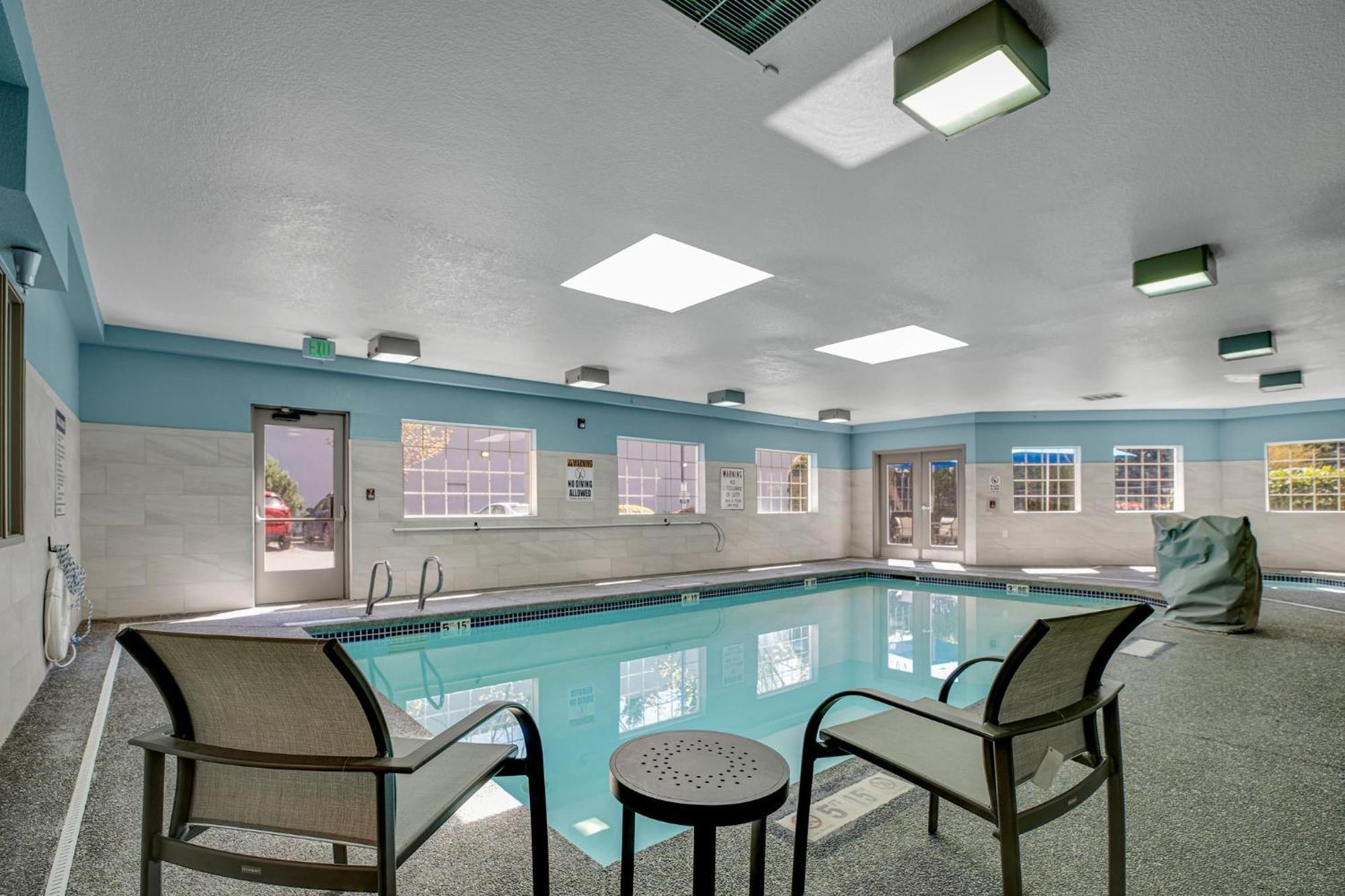 Holiday Inn Express Hotel & Suites Portland - Jantzen Beach By Ihg Exteriör bild