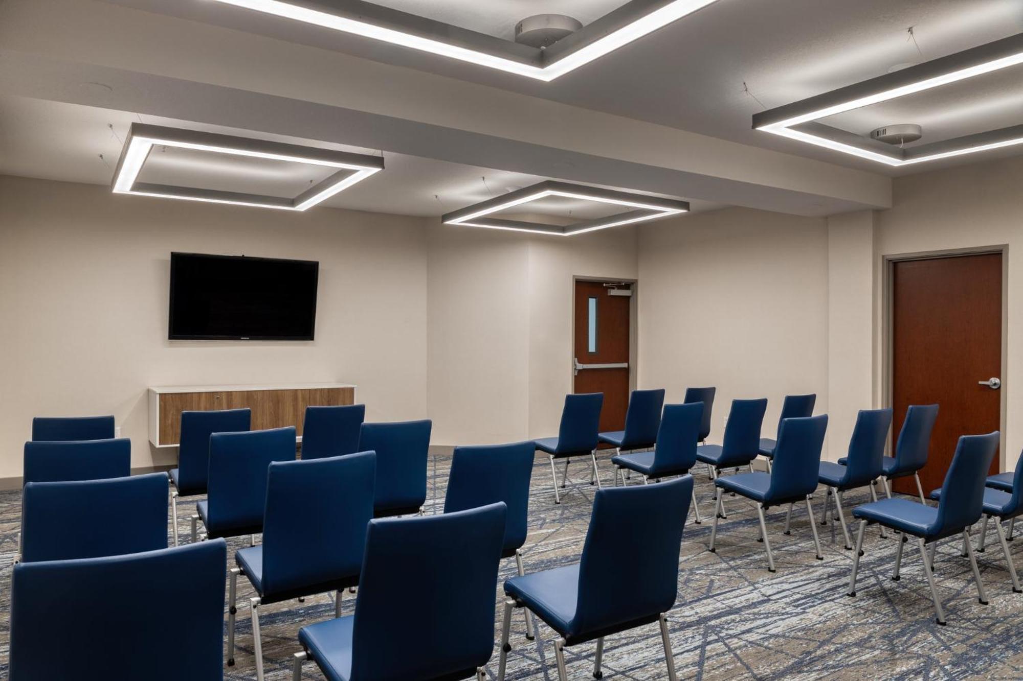 Holiday Inn Express Hotel & Suites Portland - Jantzen Beach By Ihg Exteriör bild