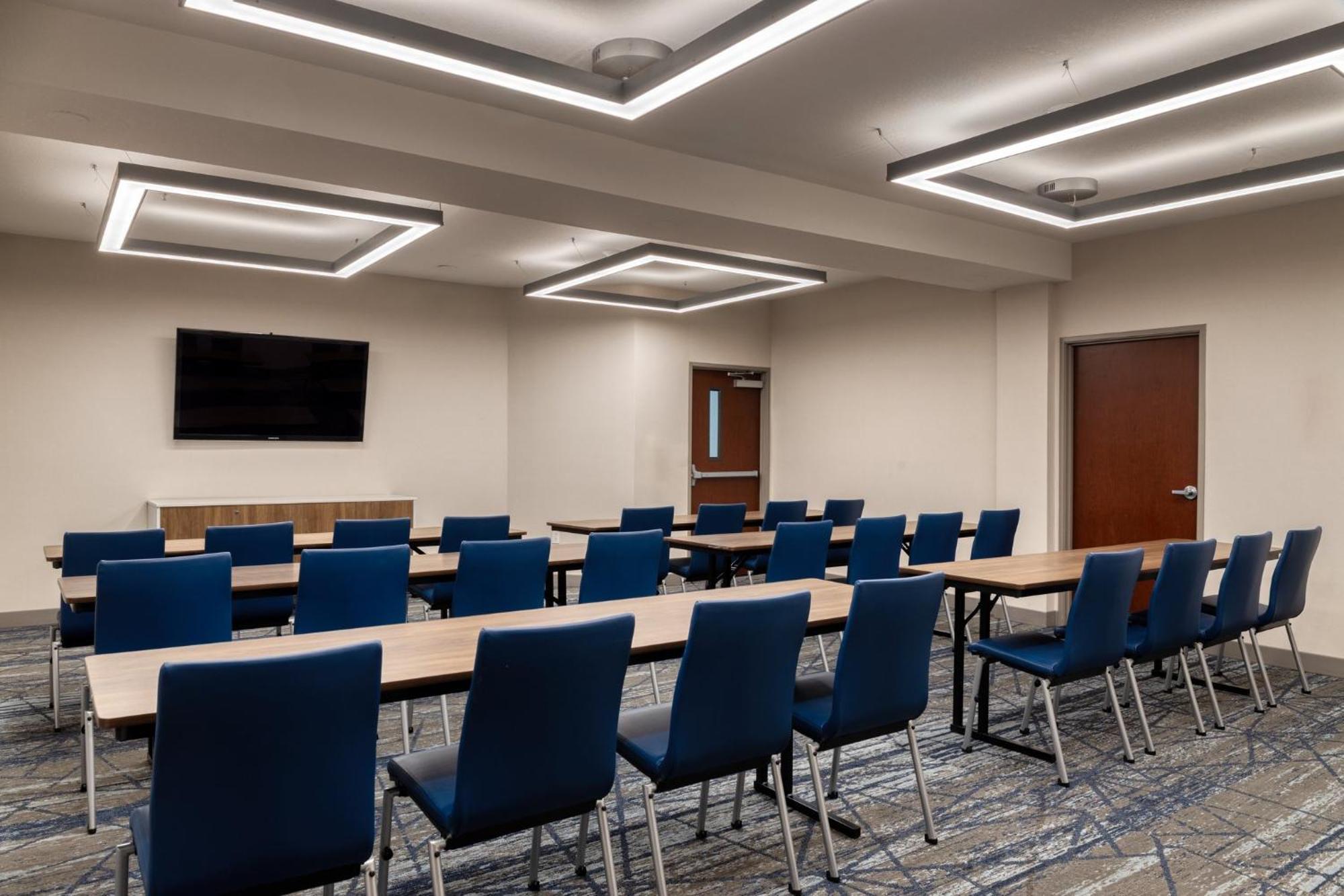 Holiday Inn Express Hotel & Suites Portland - Jantzen Beach By Ihg Exteriör bild