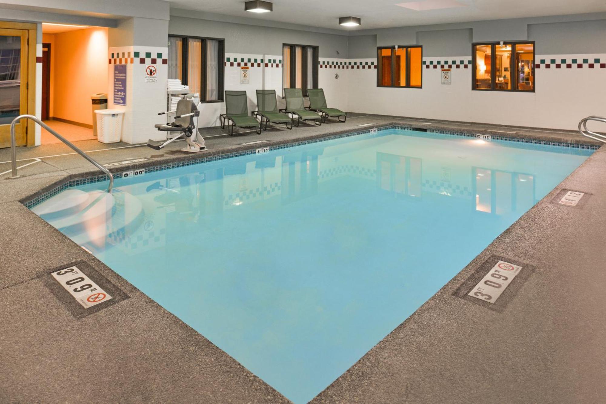 Holiday Inn Express Hotel & Suites Portland - Jantzen Beach By Ihg Exteriör bild