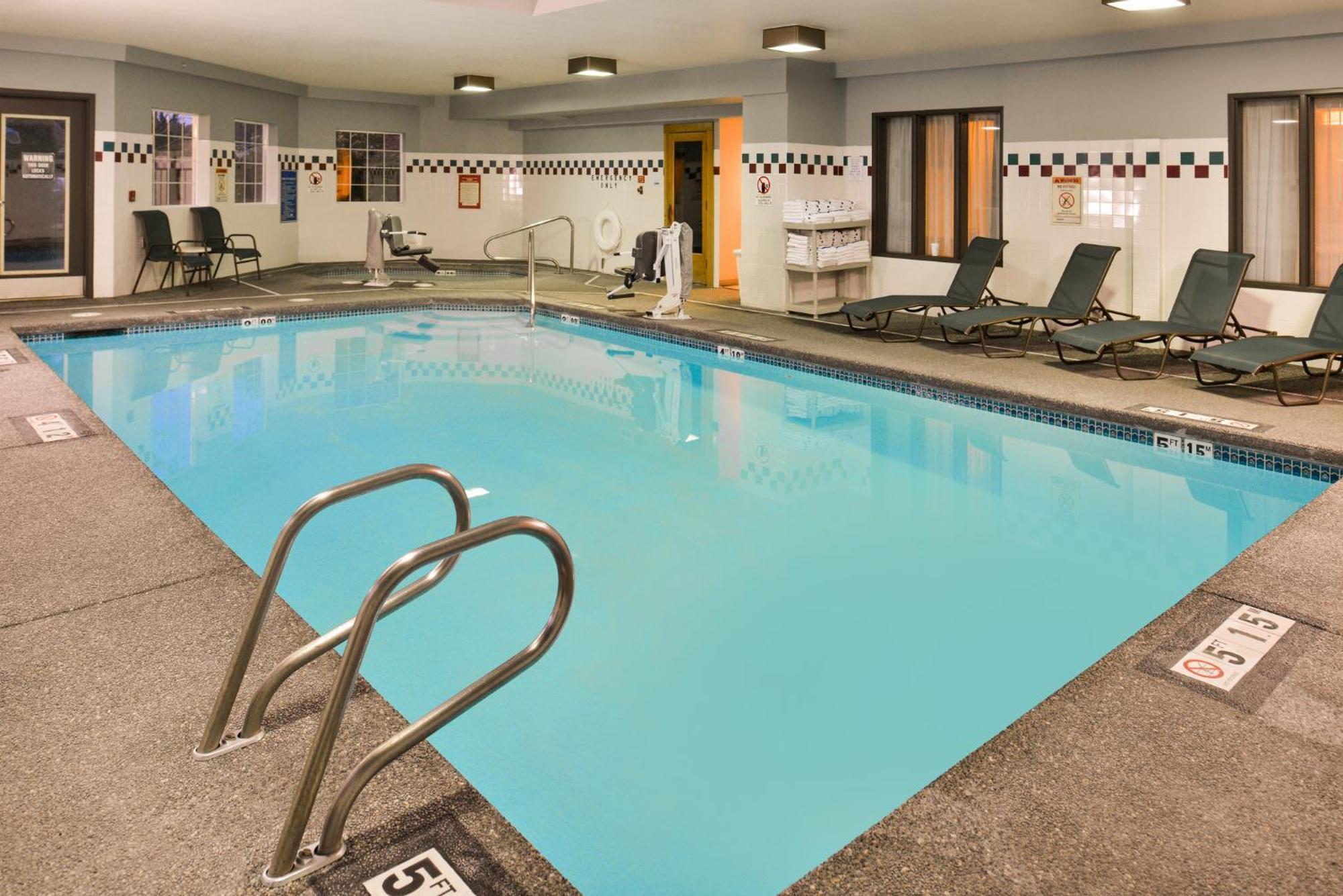 Holiday Inn Express Hotel & Suites Portland - Jantzen Beach By Ihg Exteriör bild